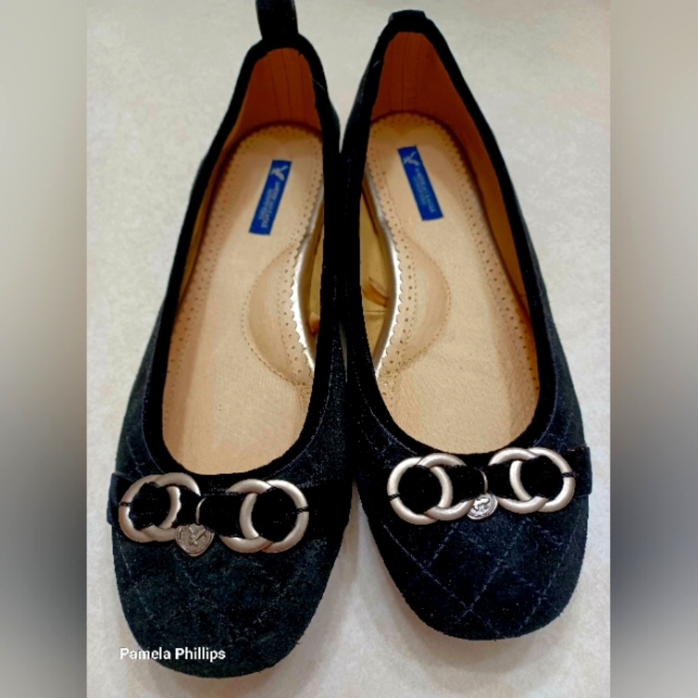American Eagle Outfitters Black Loafers with Silver Accents